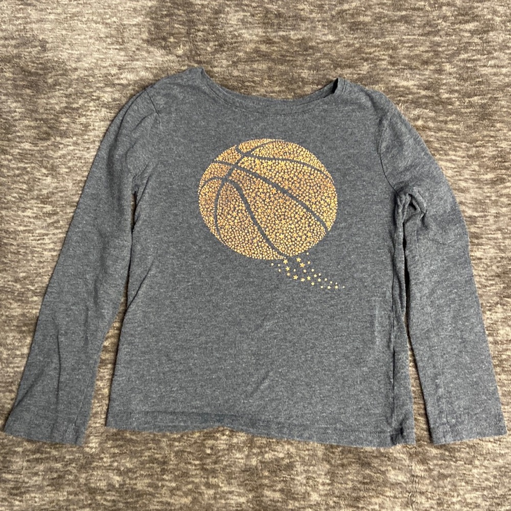 ❤️HP ⭐️ GAP Basketball Long sleeved T-shirt. Girls 6-7 (S). EUC